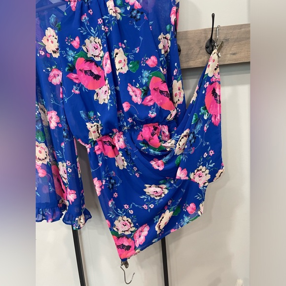 Express small roper long flow sleeves in  blue floral print - Picture 7 of 10